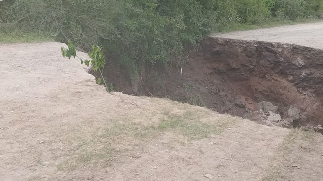 Un derrumbe cortó el camino entre Choromoro y Potrero Rodeo Grande.