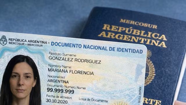 DNI y pasaporte.