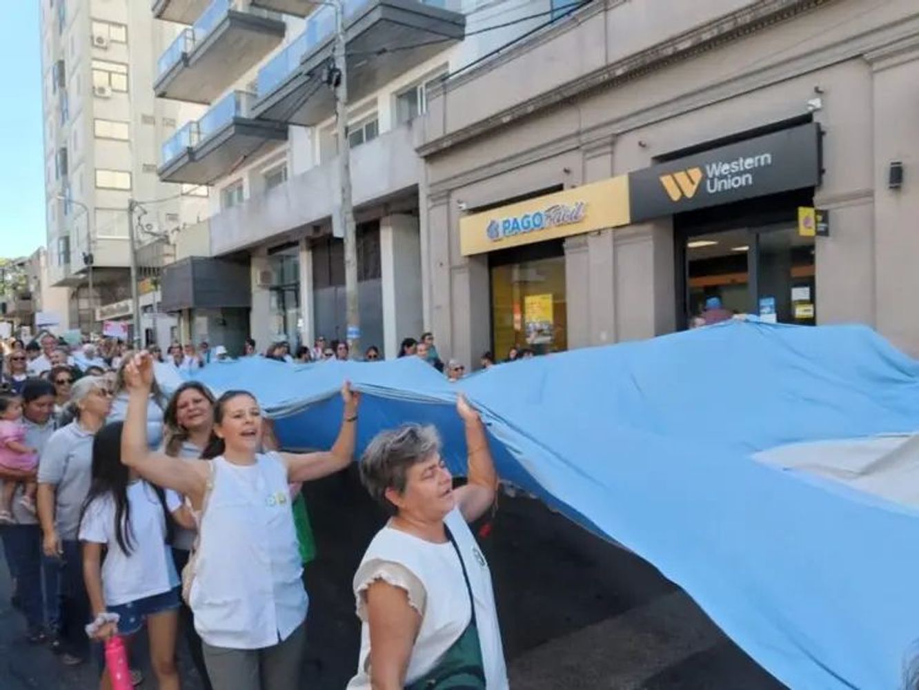 Un nuevo reclamo docente enciende la alerta por posibles bloqueos en accesos a la provincia