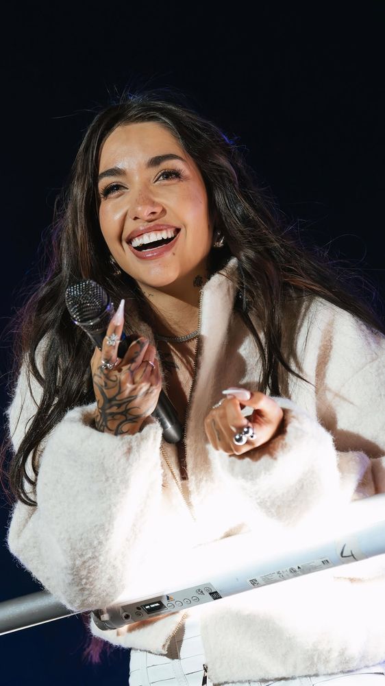 María Becerra.