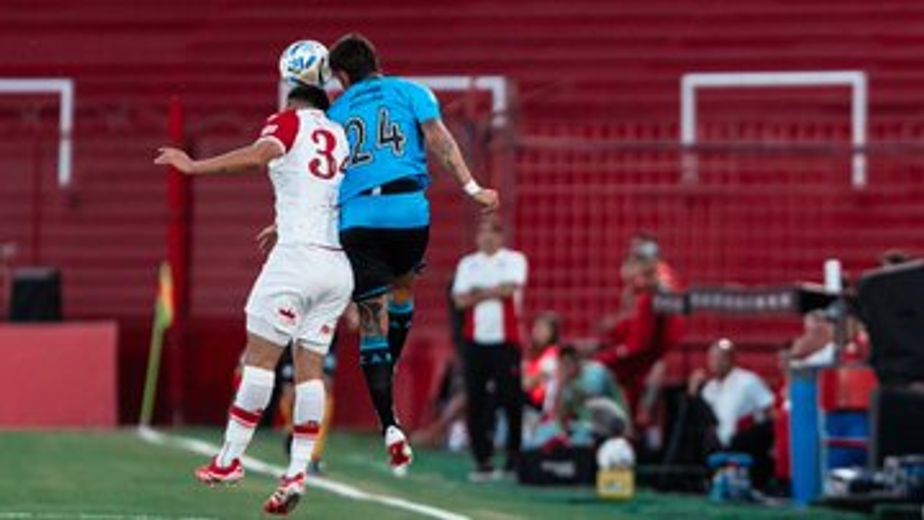 Belgrano jugó mal y perdió el invicto en su visita a Huracán en Parque Patricios