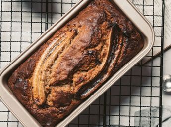 Cómo hacer un bizcochuelo de banana con harina integral: la receta sin azúcar para sorprender