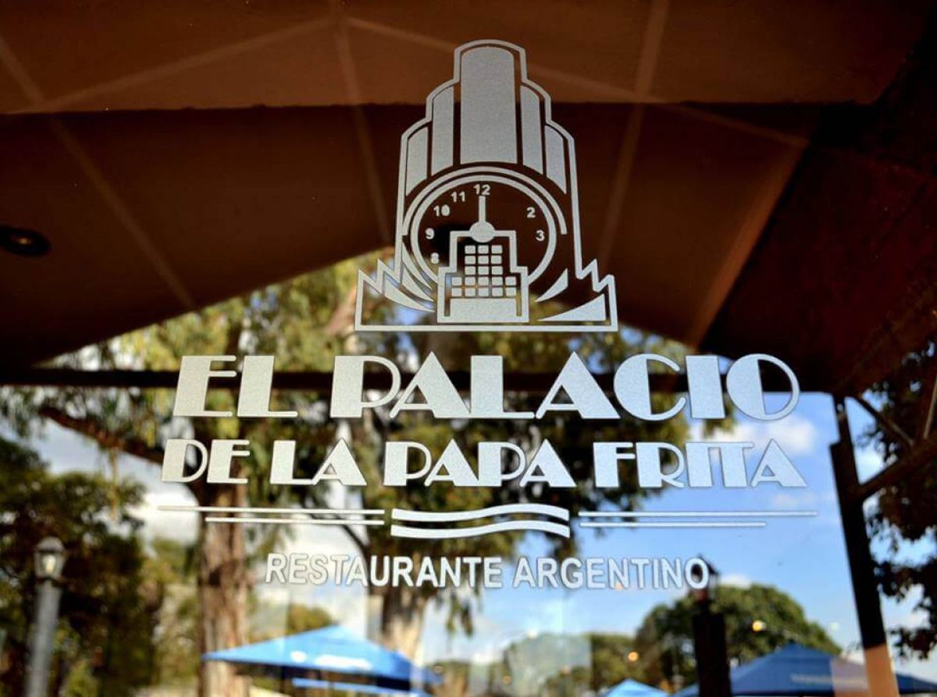 El Palacio de la Papa Frita es uno de los restaurantes notables de la Ciudad de Buenos Aires.