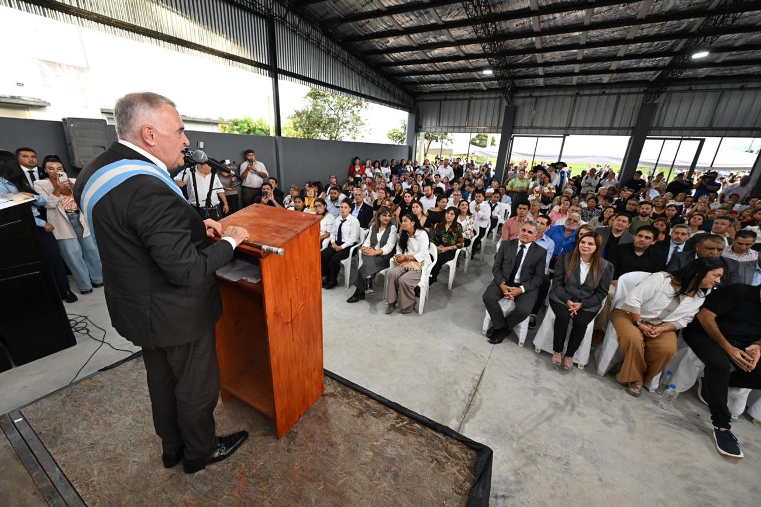 La inauguración coincidió con el lanzamiento del ciclo lectivo 2026 del nivel de jóvenes y adultos en toda la provincia.