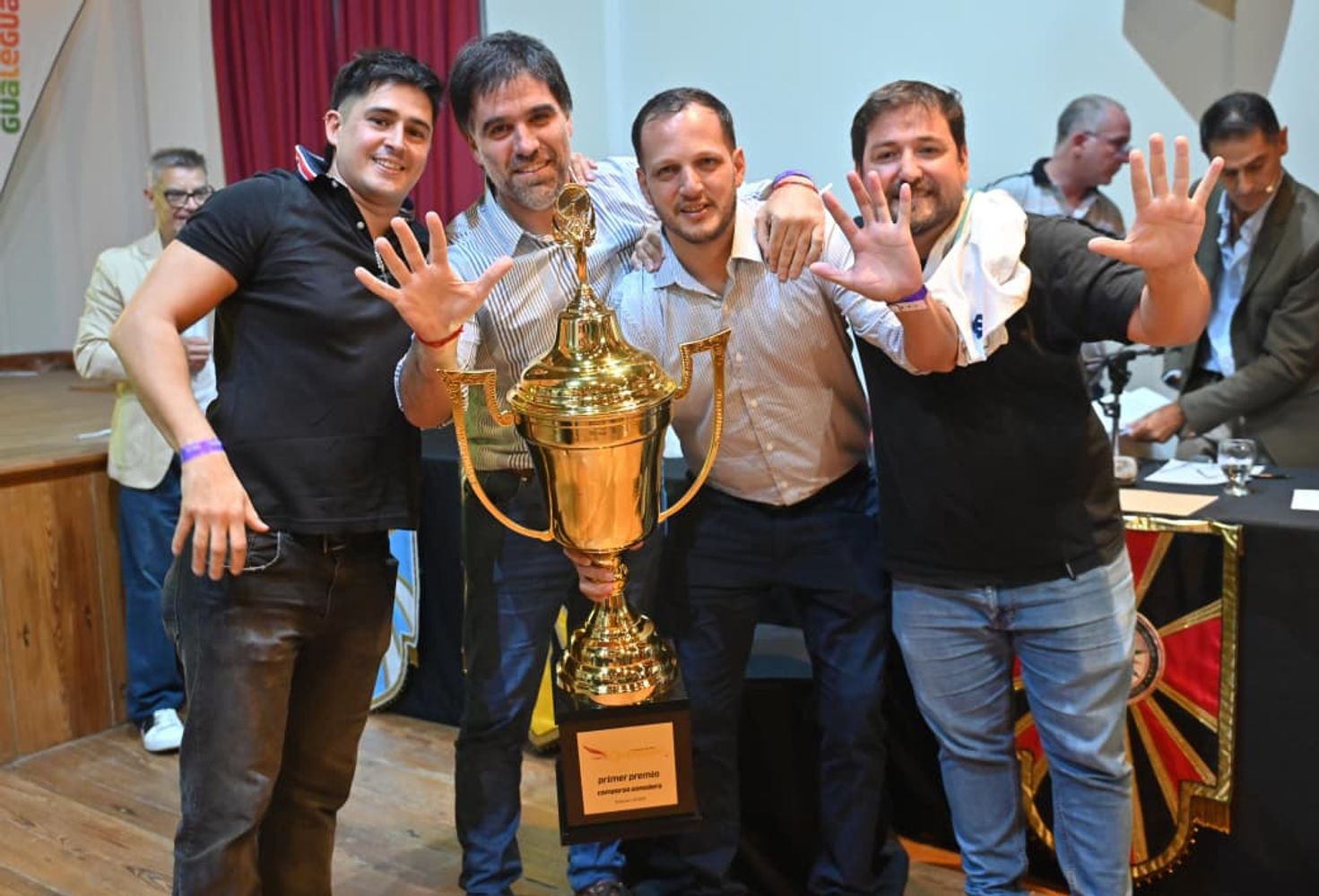 Papelitos alzó la copa y es pentacampeona de la Fiesta Nacional del Carnaval del País 2026 