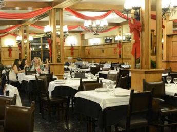 Apareció cerrado un emblemático restaurante de la Calle Corrientes en Buenos Aires: qué se sabe