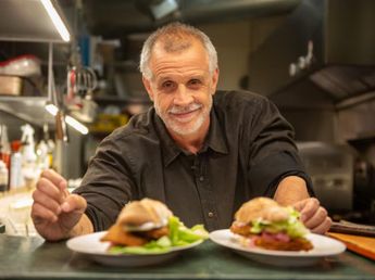 Tras el accidente en el Lanín, Christian Petersen vuelve a la TV y va por “la verdad de la milanesa”