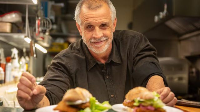 Christian Petersen vuelve a la pantalla de la televisión con un especial sobre las milanesas