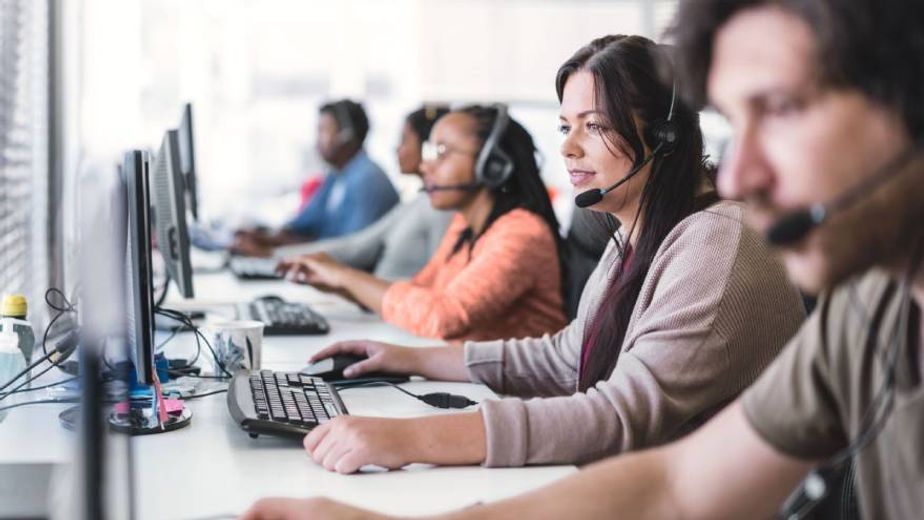 Cuánto gana un empleado de call center en marzo 2026