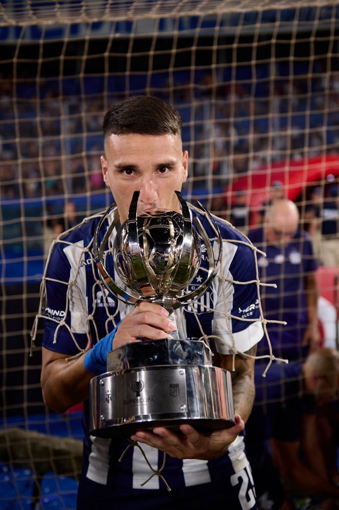 Gastón Benavídez se vistió de héroe marcando el penal que consagró a Talleres