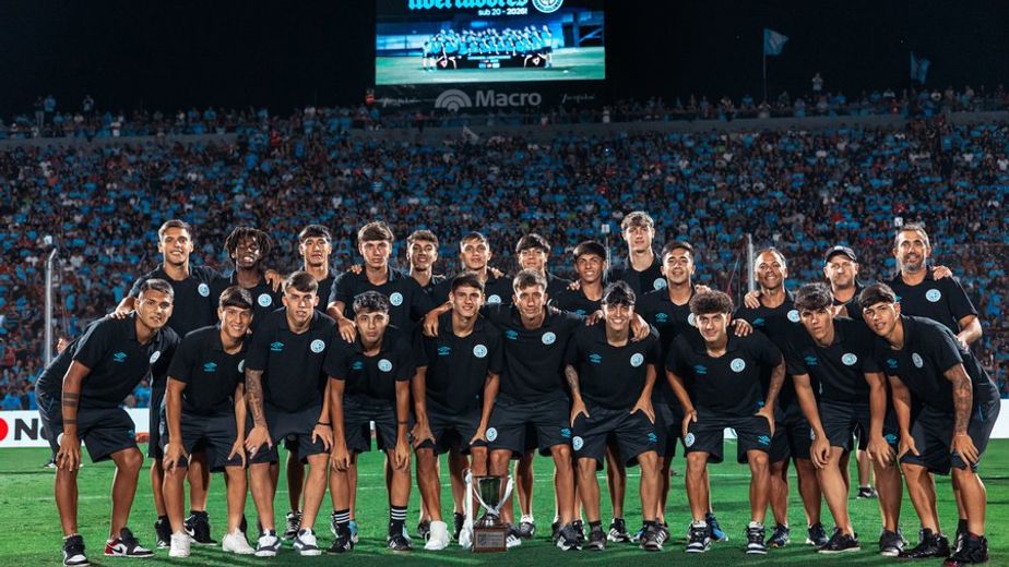 Video: Belgrano presentó al plantel del Sub 20 que jugará la Copa Libertadores en Ecuador