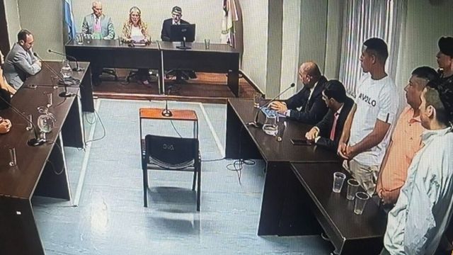 Por mayoría, el Tribunal integrado por los jueces Alejandro Gloss, Pamela de las Cruces –presidenta de trámite-, y Juan Ángel Cabezas Hametti, condenó este jueves a Jairo Emanuel Guerrero a la pena de prisión perpetua.