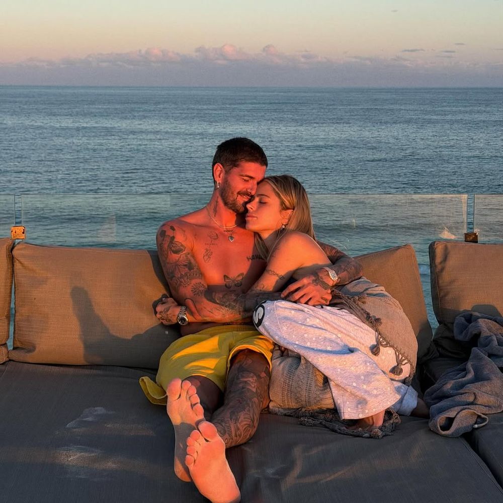 Rodrigo de Paul y Tini Stoessel muy acaramelados.