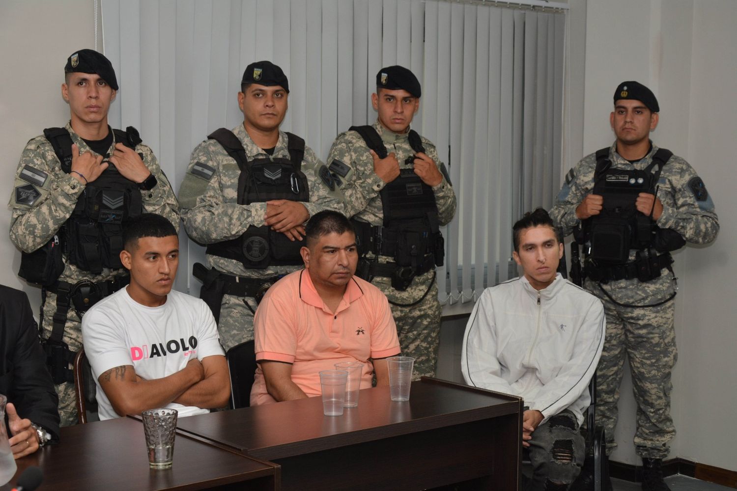 El fiscal Resúa sostuvo que, tras el asesinato, Guerrero desmembró el cuerpo en un “plan macabro”, remarcó que existió premeditación y encuadró el hecho delictivo como “homicidio agravado por mediar violencia de género”, contemplado en el artículo 80 del Código Penal de la Nación.