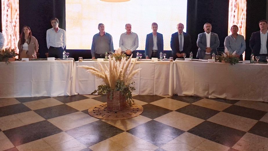 Mesa Redonda sobre producción y desarrollo en el marco de la Fiesta del Trigo