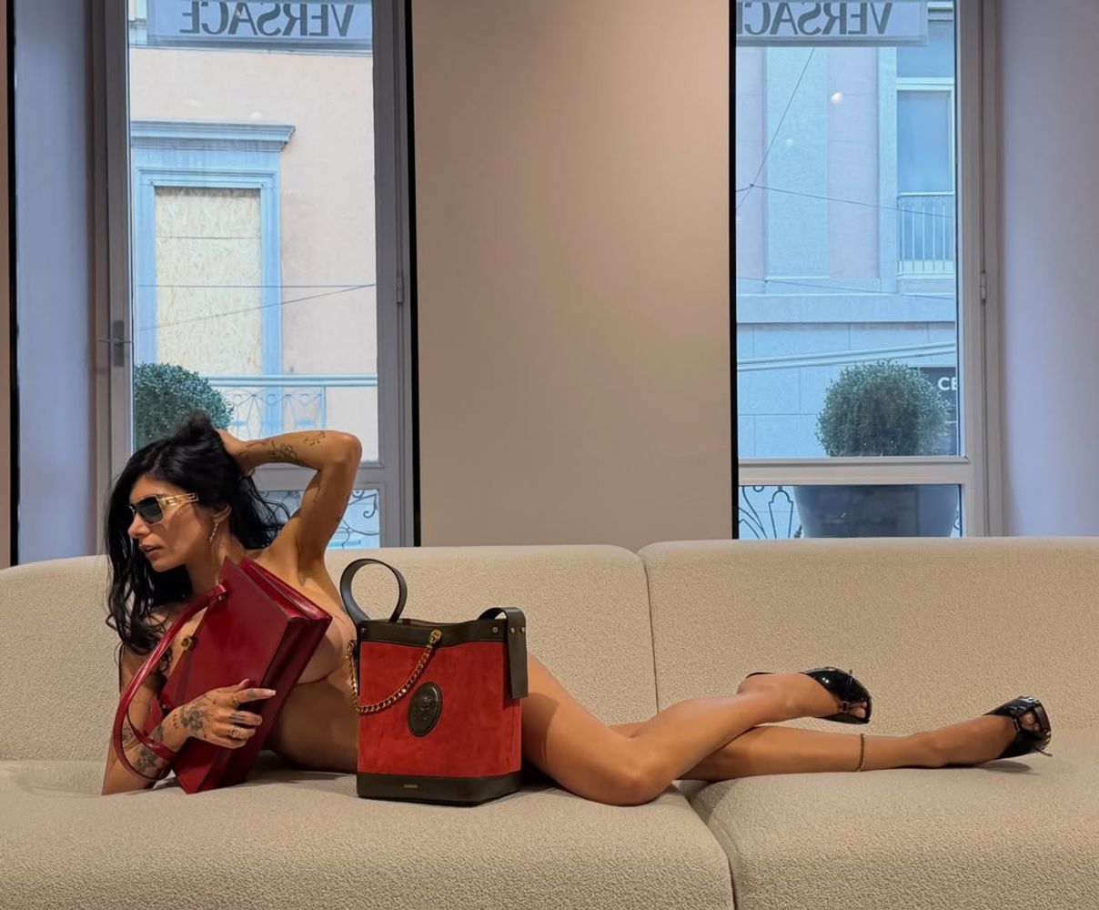 El destape de Mia Khalifa: la influencer posó sin ropa y burló el límite de la censura