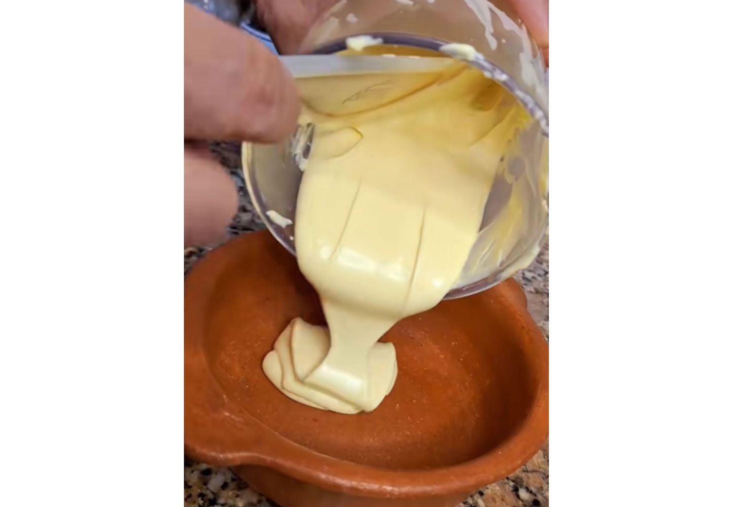 Así de sedosa queda la mayonesa.