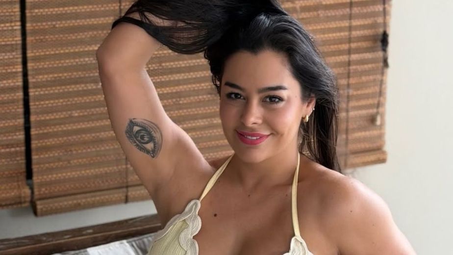Desde la playa, Larissa Riquelme marcó tendencia con el accesorio de la temporada: "Lo que soy hoy..."