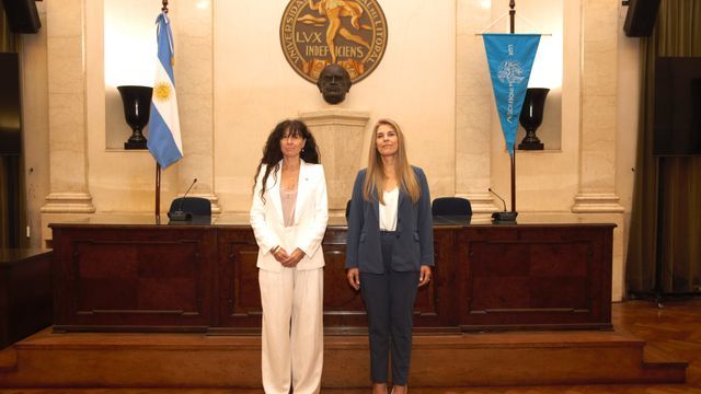 Una jornada histórica en la Universidad Nacional del Litoral. Laura Tarabella asumió este viernes como rectora de la Universidad.