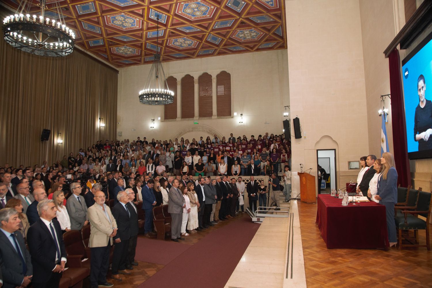 Una jornada histórica en la Universidad Nacional del Litoral. Laura Tarabella asumió este viernes como rectora de la Universidad.
