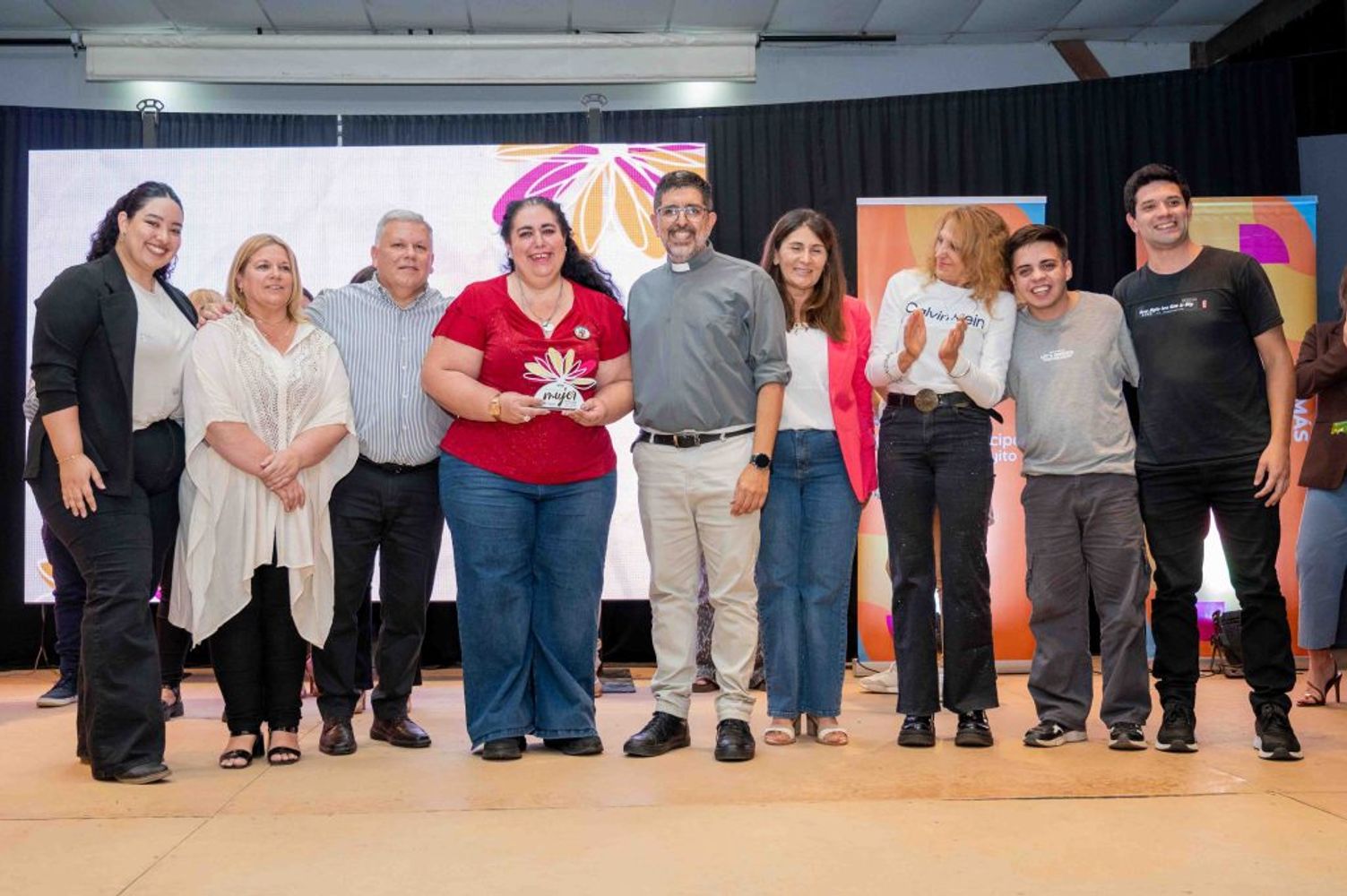El Municipio destacó a mujeres de Arroyito en el acto por el "Día de la Mujer"