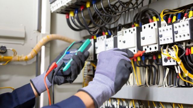 Explotó un tablero eléctrico. 