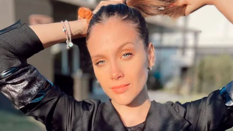 Barbie Vélez apostó por el color negro y marcó tendencia con la prenda de la temporada