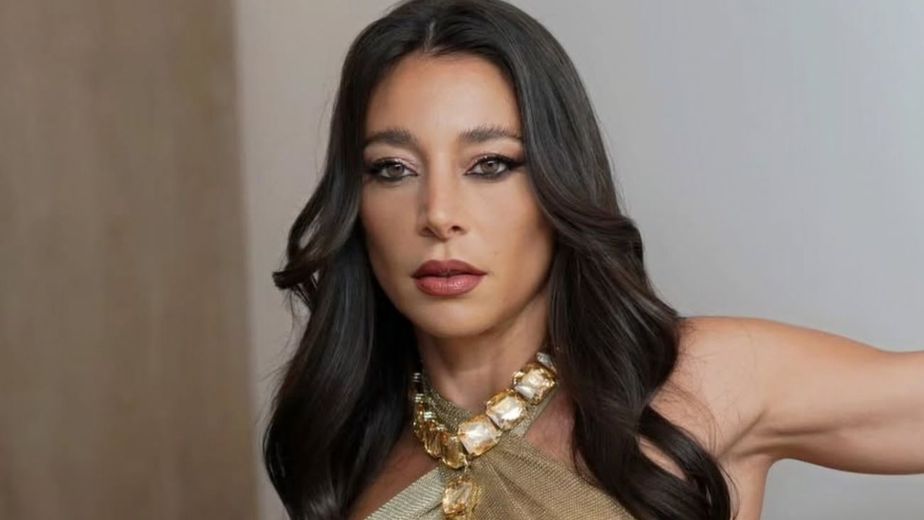 Sol Pérez sorprendió con un estilo vintage y sumó los accesorios de la temporada en la gala de Gran Hermano