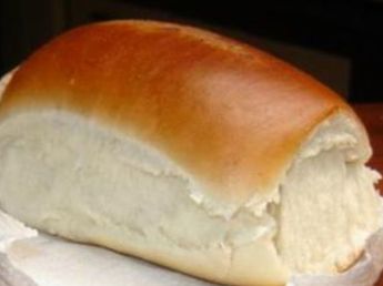 Pan de pebete artesanal: el secreto de los 10 minutos de amasado para una miga que no se seca y parece una nube