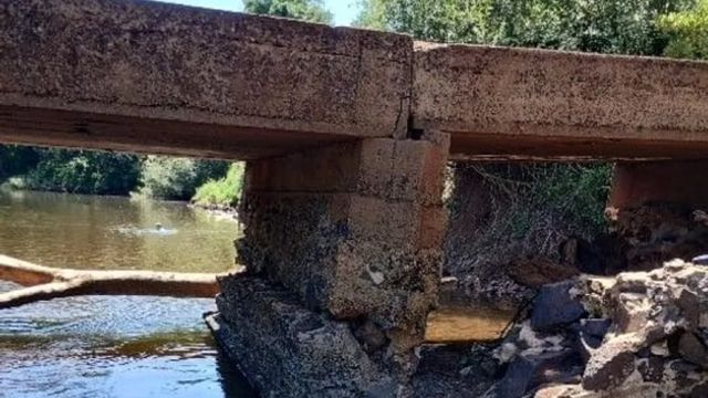 Eldorado: productores piden reparar con urgencia un puente clave sobre el arroyo Piray Miní.