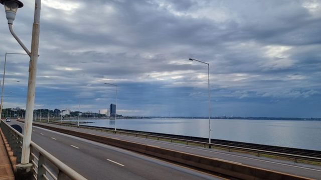 Continúan las lluvias en Misiones y se espera una tarde fresca tras el ingreso de un frente frío.