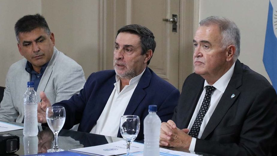 Fichas médicas en las escuelas: Jaldo valoró un operativo clave para estudiantes.