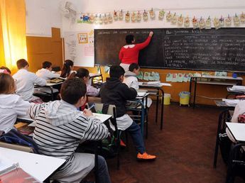 Casi la mitad de los docentes de Córdoba necesita un segundo empleo para sobrevivir