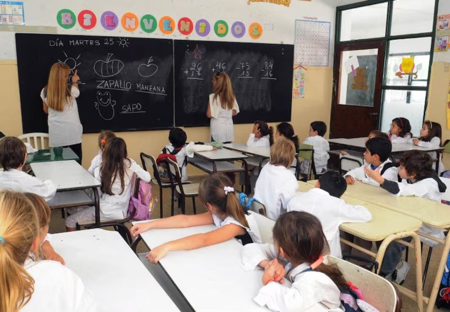 Según un relevamiento de la UEPC, casi la mitad de los docentes necesita un segundo empleo para subsistir.