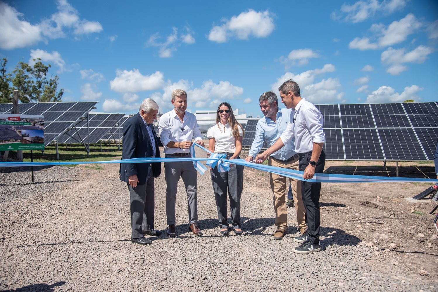 Frigerio inauguró un parque solar que reducirá 750 toneladas de CO₂ al año en Entre Ríos