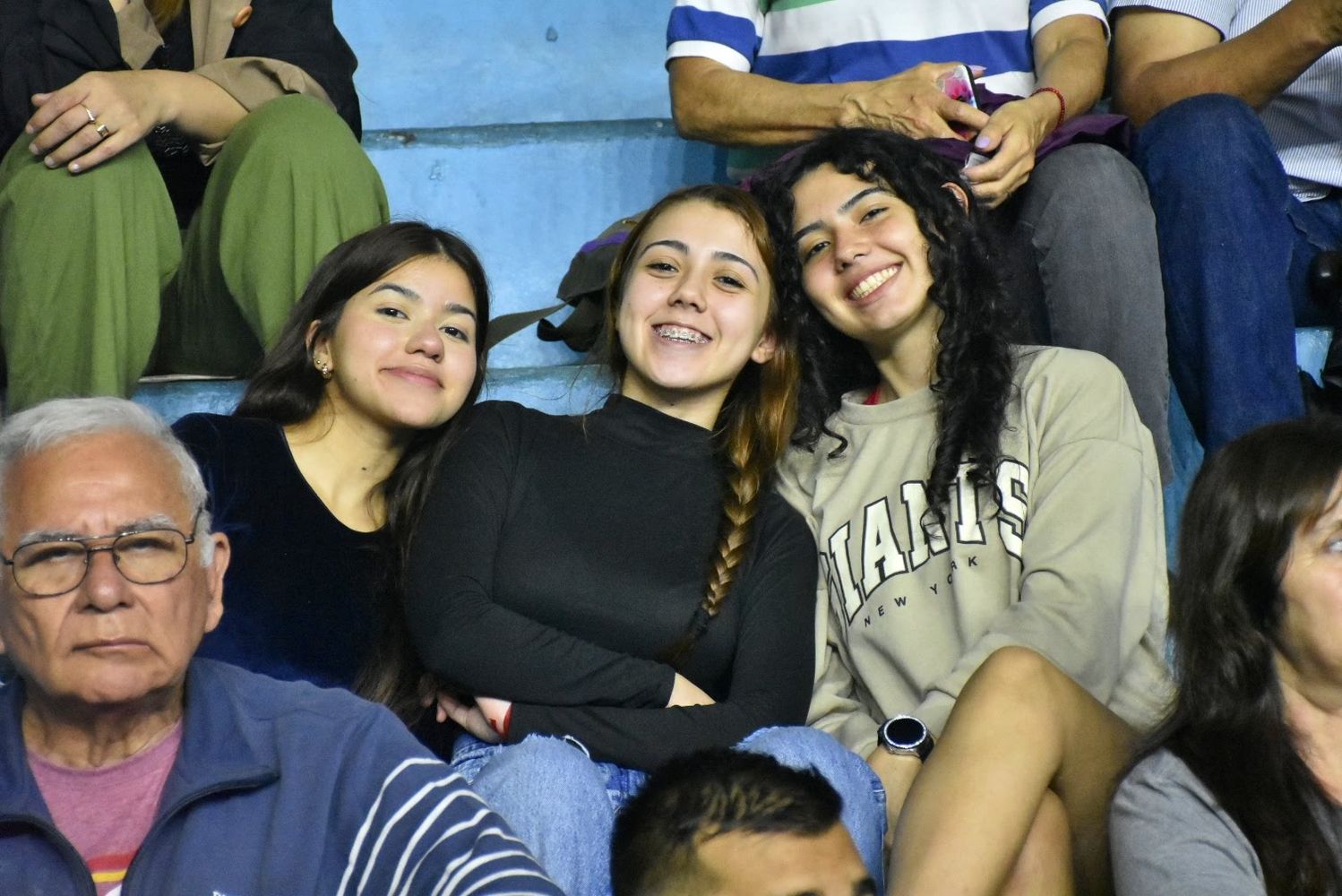 Monteros Vóley escribió una noche histórica y avanzó a semifinales.