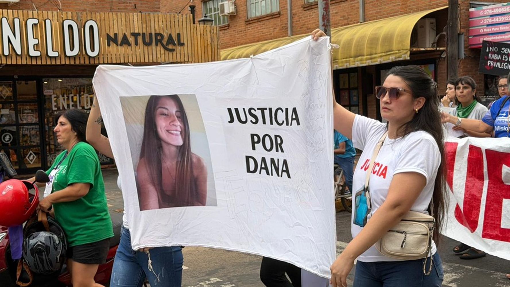 Cientos de mujeres marcharon en Posadas por el 8M y reclamaron contra la violencia de género y el ajuste.