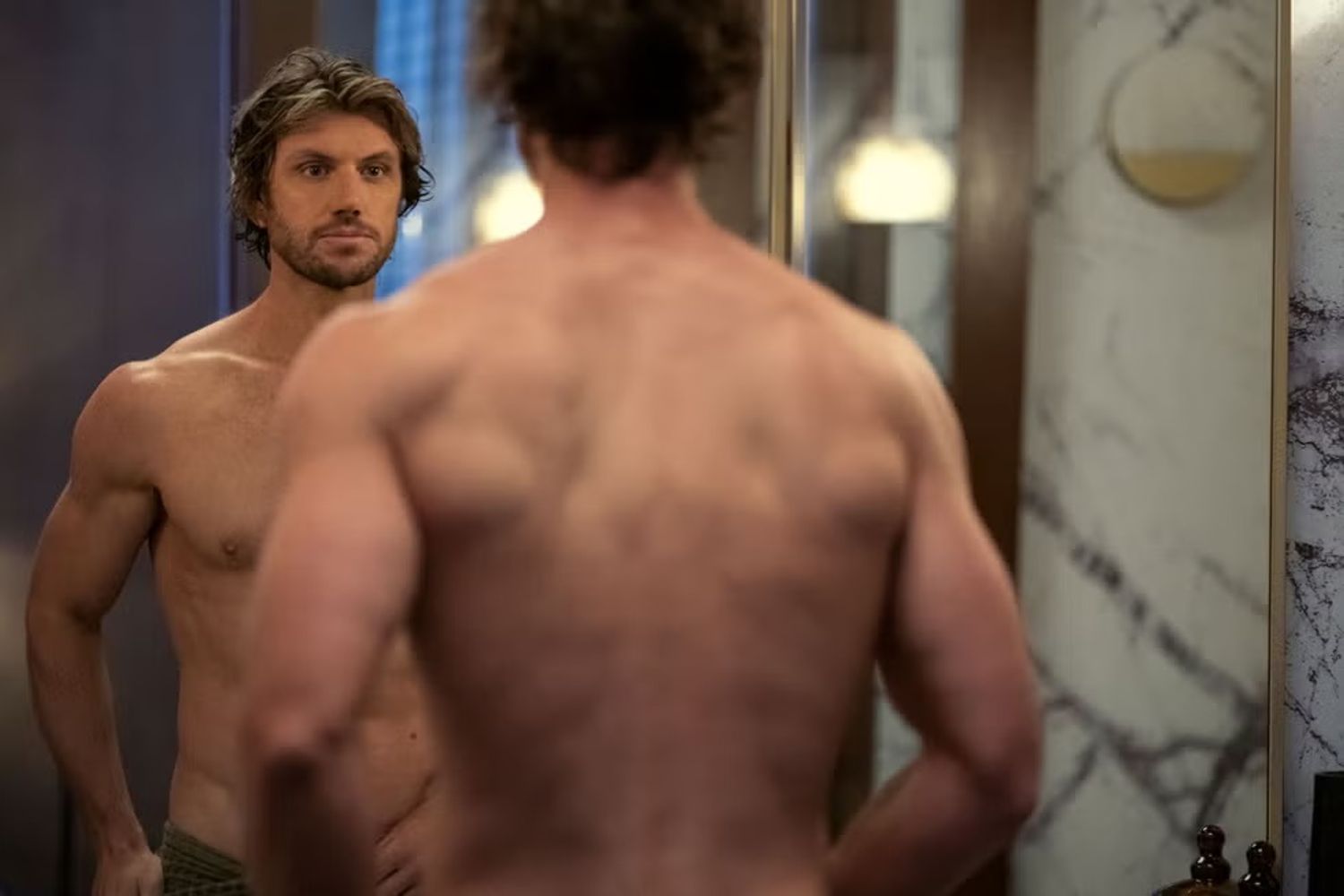 La serie de Netflix sugerida se estrenó durante el año 2021.