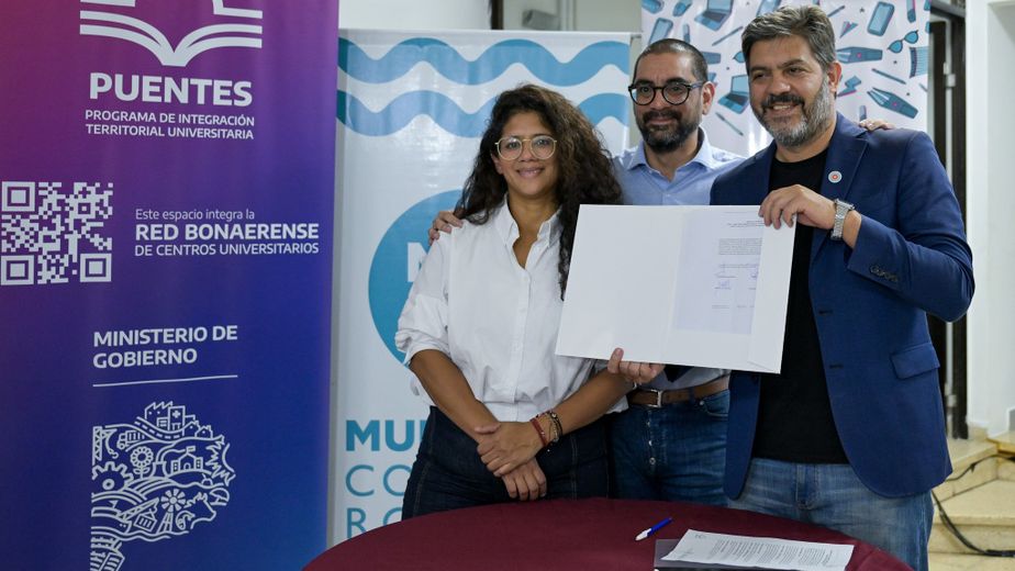 Firman convenio para fortalecer el Centro Universitario Municipal