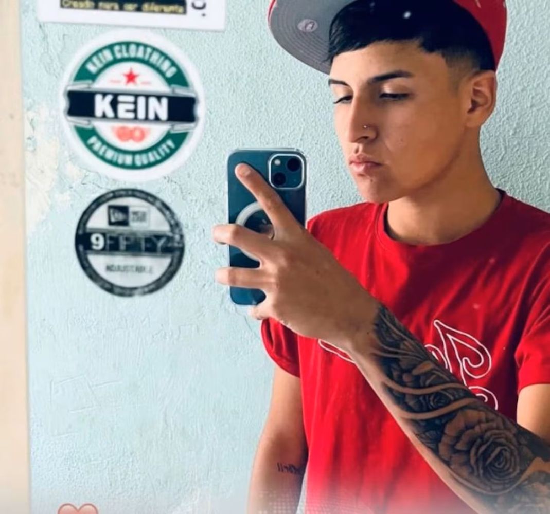 Tomás.