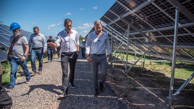 Frigerio inauguró un parque solar que reducirá 750 toneladas de CO₂ al año en Entre Ríos