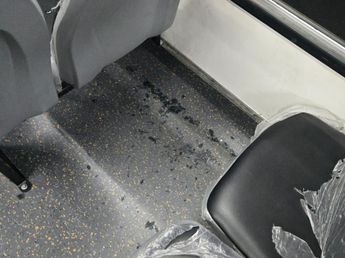 Un colectivo del transporte urbano fue atacado a piedrazos en Colinas