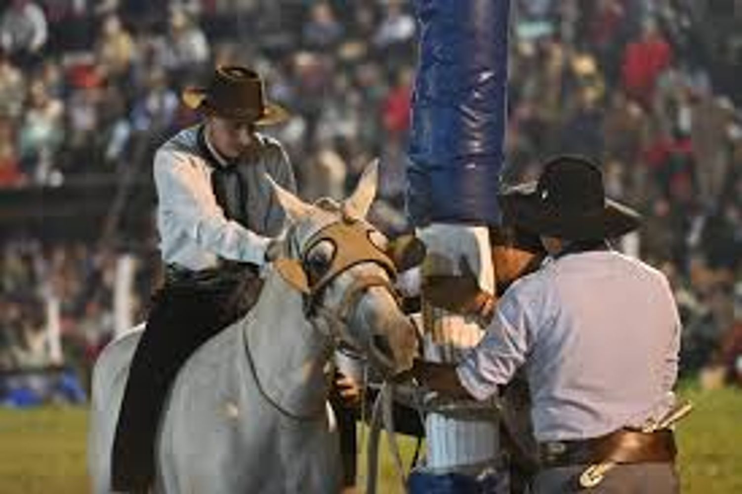 Tenso cruce en Diamante durante la apertura de sesiones del Concejo Deliberante.