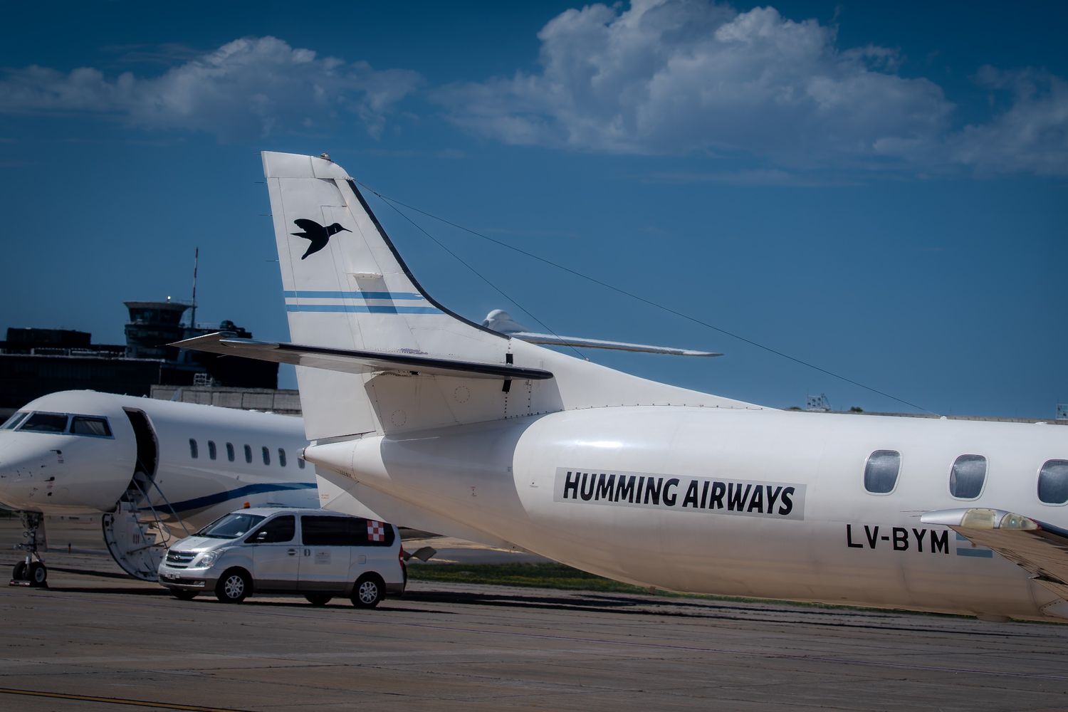  Humming Airways