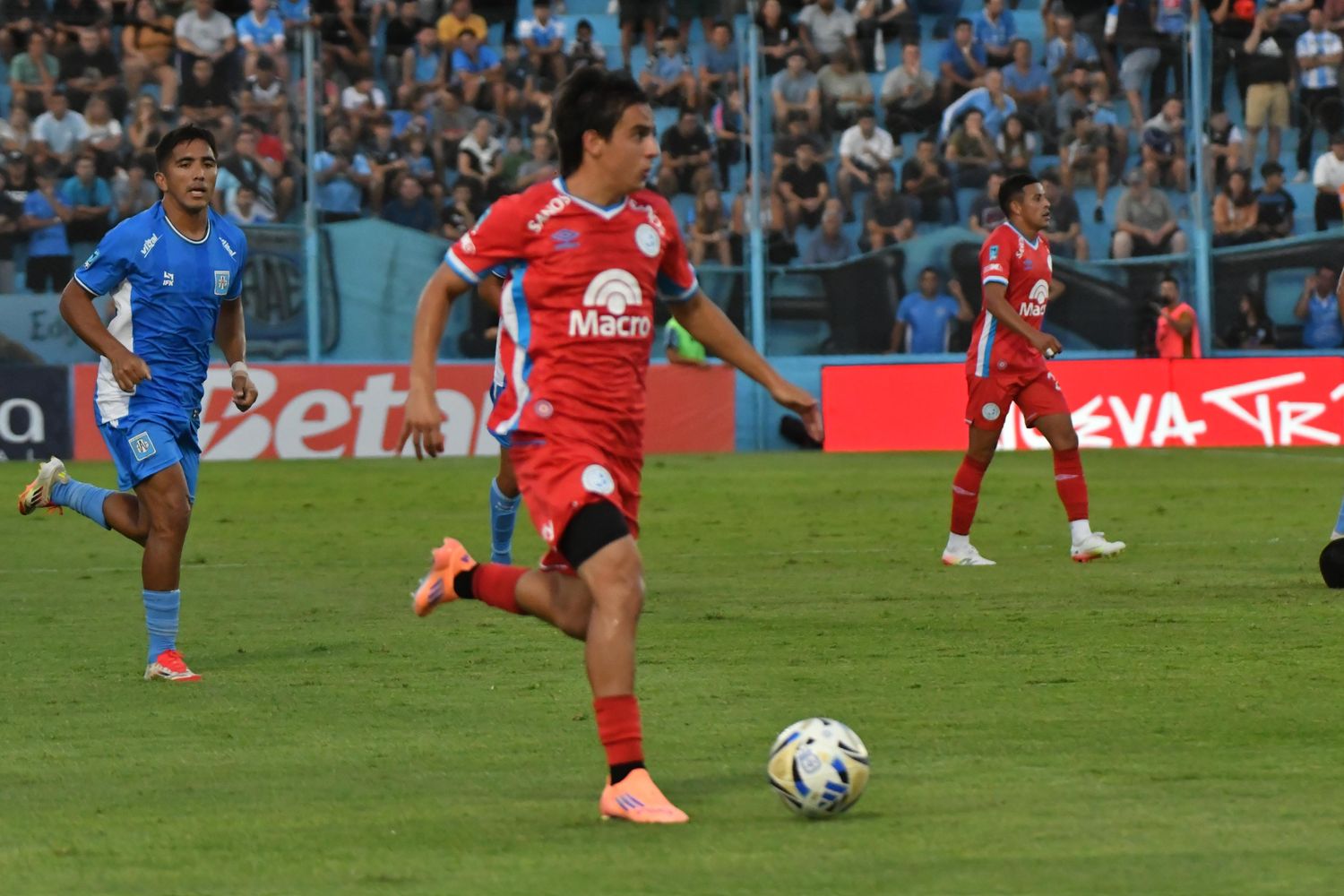 Estudiantes de Río Cuarto y Belgrano en el Candini
