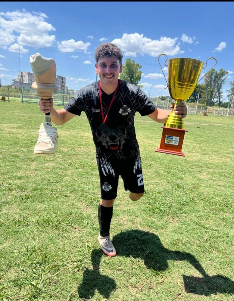 De perder una pierna en un accidente a triunfar en el deporte: la historia del entrerriano Alan Villanueva.