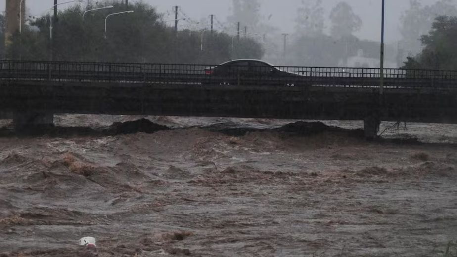 Alerta en Banda del Río Salí por anegamientos en Cevil Pozo