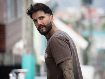 "Nos dolió y sigue doliendo": Carlos Torres habló sin filtros sobre el final de La reina del flow