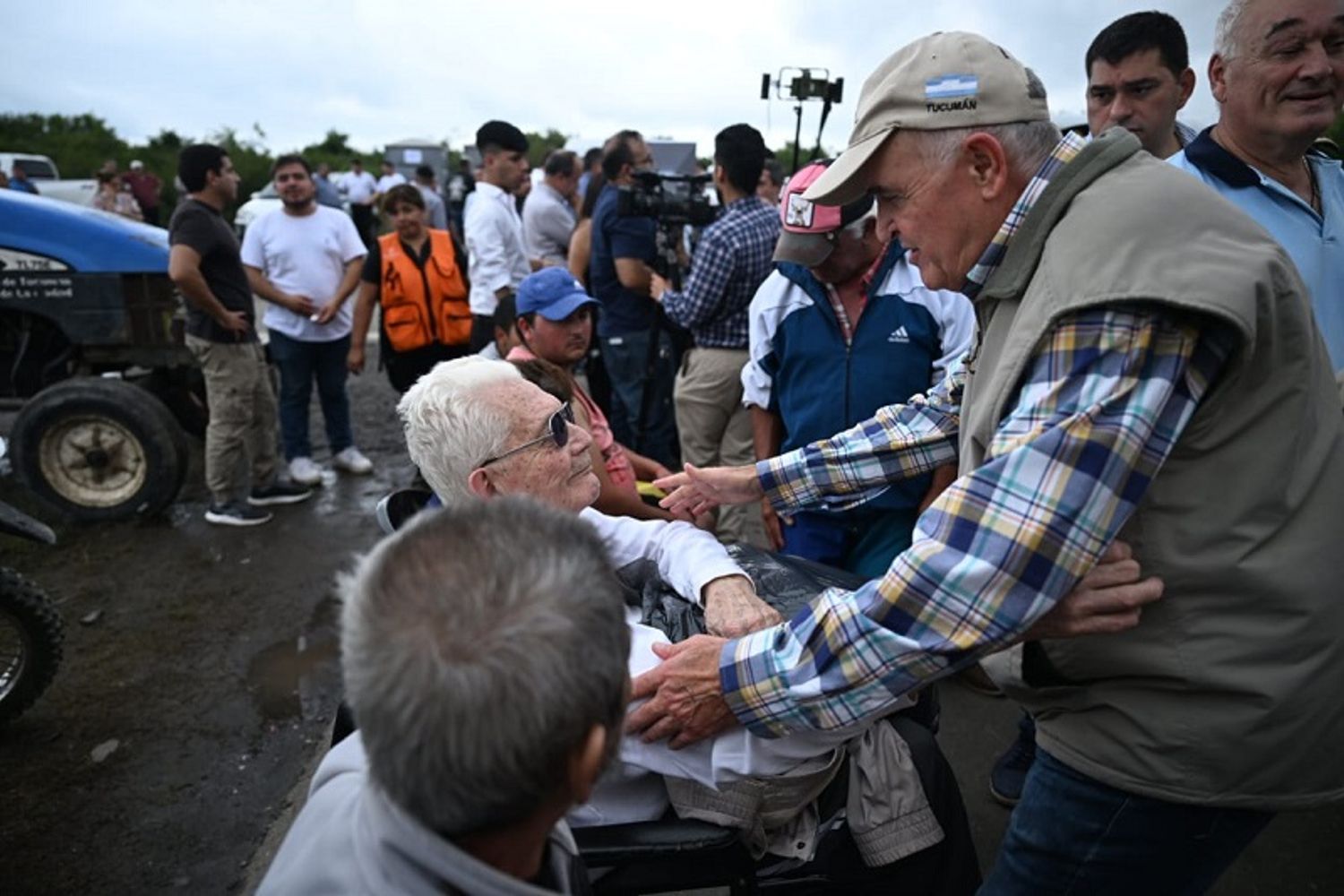 La Madrid sigue bajo presión y Jaldo llegó en medio de la emergencia.