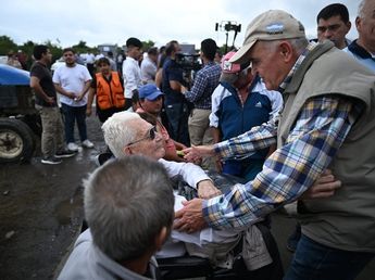 Jaldo estuvo presente en las zonas inundadas y confirmó gestiones con Nación